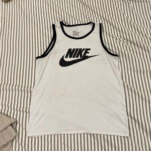 Nike muscle tank - size medium